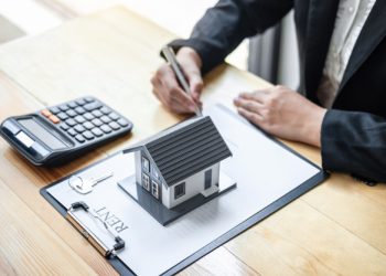 commercial real estate agents in dubai.jpg
